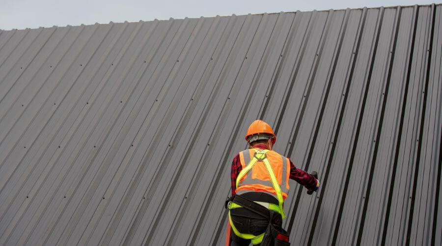 Professional gutter cleaning in Clinton, OK